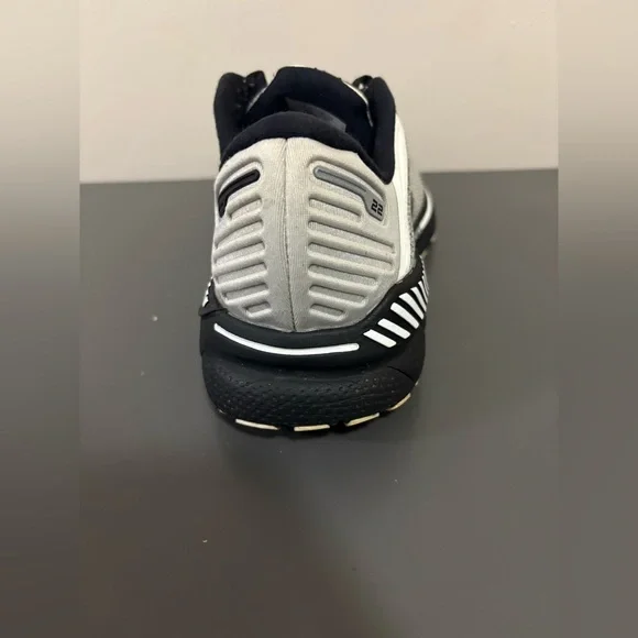 Brooks Womens Adrenaline GTS 22 Gray and Black Running Shoes, Size:8 - Picture 9 of 14